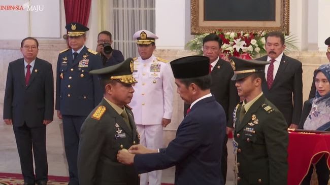 Momen Jenderal Agus Subiyanto dilantik jadi Panglima TNI oleh Presiden Joko Widodo (Foto: Muchlis Jr - Biro Pers Sekretariat Presiden)