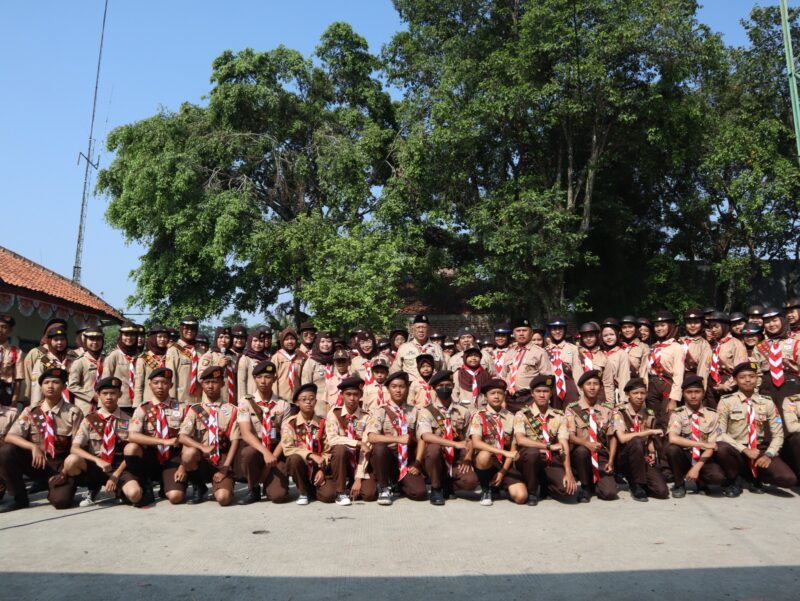 Sebanyak 105 anggota pramuka yang terdiri dari golongan siaga, penggalang, dan penegak antusias mengikuti penilaian pramuka garuda. Baleendah sabtu (16/12/2023)