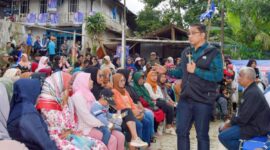 Dede Yusup betsilaturahmi sekaligus serap aspirasi dengan ratusan warga gunung halu. Sabtu (20/01/2024)