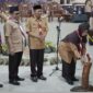 Ketua Kwarcab Kabupaten Badung Hj. Emma Dety Permanawati.S.Pd., M.M melaukan Tancap Kapak sebagai tanda dibukanya Kursus Mahir Dasar (KMD) di Pondok Pesantren Al - Basyariyah, Margaasih. Sabtu (  27/01/2024)