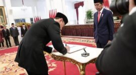 Presiden Joko Widodo melantik dan mengambil sumpah jabatan Agus Harimurti Yudhoyoni (AHY) sebagai menteri ATR/Kepala BPN. Rabu (21/2/2024)