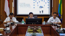 Untuk memastikan operasi angkutan lebaran berjalan aman, nyaman dan selamat bagi masyarakat Pemerintah Kota (Pemkot) Bandung meminta seluruh elemen yang terlibat dalam angkutan lebaran bisa melayani masyarakat dengan baik. 