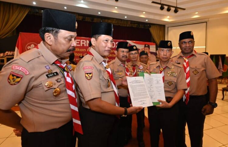 Ketua Kwartir Nasional Gerakan Pramuka, Kak Komjen Pol (Purn) Drs. Budi Waseso bersama Ketua Kwartir Daerah Gerakan Pramuka se-Indonesia, 34 Ketua Kwartir Daerah Gerakan Pramuka