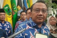 Ketua DPD Partai Demokrat Jabar Anton Sukartono bersama jajaran pengurus Demokrat Jabar sambangi Gedung Sate