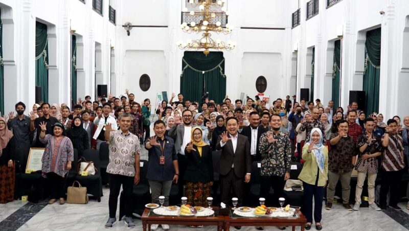 Pemda Provinsi Jawa Barat bersama Amazon Web Services (AWS) dan PT. Lintasarta menggelar Jabar Digital Academy 2024,