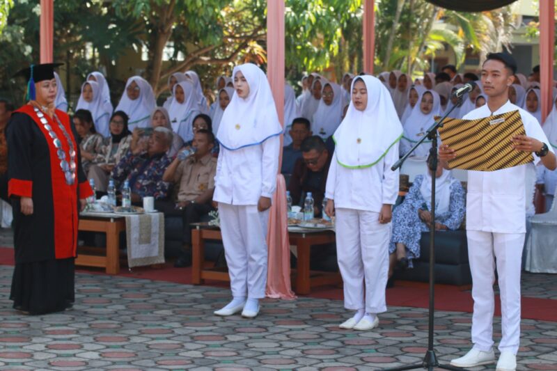 Sekolah Tinggi Kesehatan Indonesia (STIKINDO) selenggarakan Ucap Janji Pra Klinik Mahasiwa. Senin (15/7/2024)