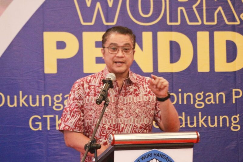 Wakil Ketua Komisi X DPR RI Dede Yusuf “Jangan samakan guru dengan Ojol, ojek online. Besar kecilnya salary yang diterima berdasarkan banyak sedikitnya tarikan,” 