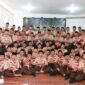 48 Pramuka Pondok Pesantren Baitul Hidayah mengikuti Kursus Mahir Dasar (KMD) angkatan 301 th 2024 berfoto bersama Ketua Harian Kwarcab Kab.Bandung Kak Saeful Bachri dan Para pelatih