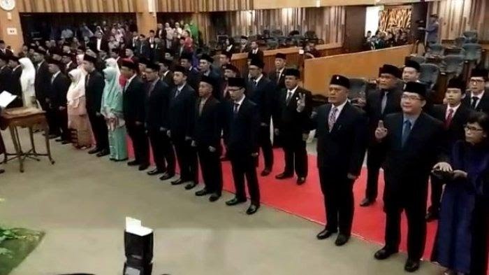 50 Anggota DPRD Kota Bandung Periode 2024-2029 Dilatik. Senin (5/8/2024)