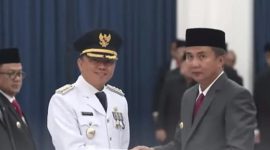 Penjabat Gubernur Jawa Barat Bey Machmudin melantik Pj Walikota Bandung A Koswara hari ini di Gedung Sate Bandung, Jumat 20 September 2024. (Youtube Humas Jabar)