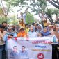 Pasangan Calon Bupati Bandung Sahrul Gunawan dan Gun Gun Gunawan ditandu sisingaan dan diarak pendukungnya usai penetapan nomor urut di KPU. Senin(23/9/2024) foto Andikaaryaan.