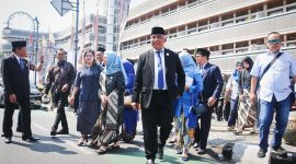 Dari 120 Anggota DPRD Jabar Ada Saeful Bachri Lakukan Historical Walk Dari Homan Ke Gedung Merdeka (Foto YG-IBN)