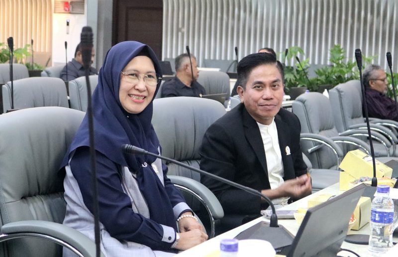 Ketua Fraksi Partai Demokrat DPRD Jabar dr. Ratnawati