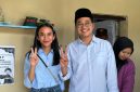 Adhitya Yudisthira Didampingi sang istri, Nanda Soraya Putri, 