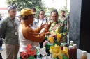 Wali Kota Cimahi, Ngatiyana saat Meninjau salah Satu Spot UMK di Kelurahan Cibeber 