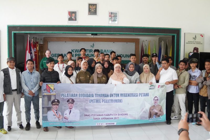 Pelatihan Budidaya tanaman untuk regenerasi petani (petmil perkebunan). Rabu (10/9/2025) foto-Dadi-Pusinfo. 