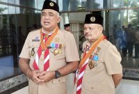 Ketua Harian Kwarcab Kabupaten Bandung Kak Saeful Bachri (kiri) bersama Kwartir Daerah Jawa Barat Kak Baim Setyawan (kanan) 