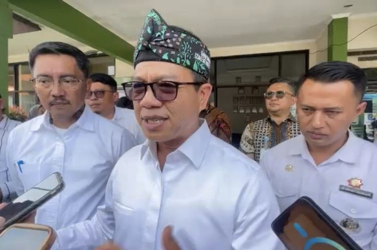Bupati Bandung Dadang Supriatna