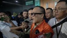 Keluarga mantan Wamenaker Noel Ebenezer juga akan mengajukan pengalihan penahanan.