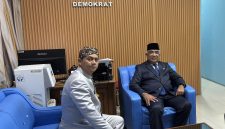Wakil Ketua DPRD Kabupaten Bandung M Hailuki saat menerima kunjungan Anggota DPRD Provinsi Jawa Barat sekaligus Ketua DPC Demokrat Kabupaten Bandung Saeful Bachri di Soreang, Senin (20/4/2026) 