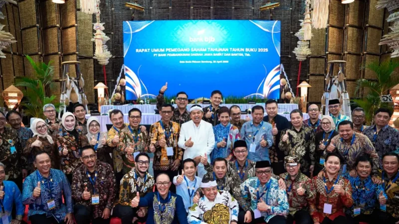 RUPST bank bjb menetapkan Susi Pudjiastuti sebagai Komisaris Utama dan perusahaan menebar dividen Rp 900 miliar. (bank bjb)