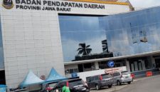 Badan Pendapatan Daerah (Bapenda) memperluas kanal pembayaran pajak kendaraan bermotor dengan menghadirkan layanan berbasis digital melalui chatbot WhatsApp.