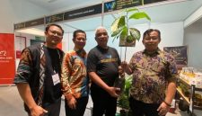 Anggota DPRD Provinsi Jawa Barat Saeful Bachri (Kedua dari kanan) Bersama KADIN Jabar di WIITEX 2026.(Foto - adalahkabupatenbandung). 