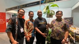 Anggota DPRD Provinsi Jawa Barat Saeful Bachri (Kedua dari kanan) Bersama KADIN Jabar di WIITEX 2026.(Foto - adalahkabupatenbandung). 