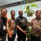 Anggota DPRD Provinsi Jawa Barat Saeful Bachri (Kedua dari kanan) Bersama KADIN Jabar di WIITEX 2026.(Foto - adalahkabupatenbandung). 