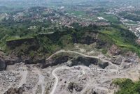 3 Lokasi Tambang Galian C di garut ditutup Sementara.
