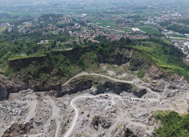 3 Lokasi Tambang Galian C di garut ditutup Sementara.