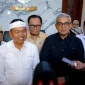 Penandatanganan NPHD dan BAST Hibah Jalan Cihampelas Kota Bandung oleh Gubernur Jawa Barat, Dedi Mulyadi dan Walikota Bandung, M. Farhan, di Balai Kota Bandung, Rabu (29/7/2026). Foto: Dok. Diskominfo Jabar