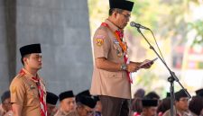 Kak Dadang Supriatna selaku Mabicab Gerakan Pramuka Kabupaten Bandung pada HUT Paramuka ke-65 Tingkat KAbupaten Bandung. Soreang, Senin (24/08/2026)