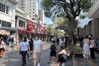 Warga menikmati suasana Car Free Day (CFD) di kawasan Dago, Buahbatu, dan Braga Beken yang kembali digelar Pemerintah Kota Bandung, Minggu (4/10/2026). /Humas Kota Bandung . 