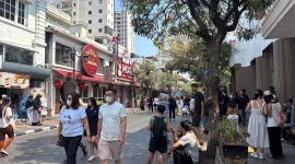 Warga menikmati suasana Car Free Day (CFD) di kawasan Dago, Buahbatu, dan Braga Beken yang kembali digelar Pemerintah Kota Bandung, Minggu (4/10/2026). /Humas Kota Bandung . 