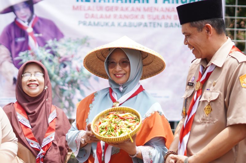 Ketua Kwarcab Gerakan Pramuka Kabupaten Bandung, Hj. Emma Dety Permanawati, S.Pd.I., M.M.