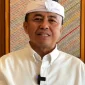 HERMAN SURYATMAN – Sekretaris Daerah Jawa Barat, Herman Suryatman, mendorong penguatan kolaborasi lintas sektor guna menjamin setiap anak usia sekolah tetap mendapatkan hak pendidikan. Sebagai langkah konkret, Pemerintah Provinsi Jawa Barat berencana membentuk tim khusus untuk menelusuri anak-anak yang tidak bersekolah hingga ke tingkat desa dan kelurahan, dengan melibatkan camat, kepala desa, serta lurah.